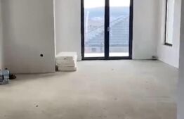 Casa pe un nivel, 110 mp utili, curte privată-Corunca