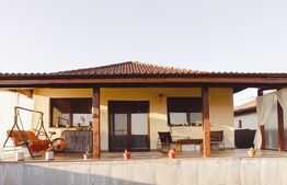 Casa 3 camere,114 mp utili,500 mp teren in Nazna