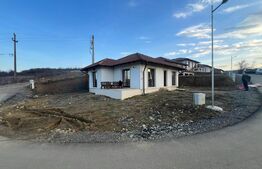 Casă pe un nivel, 3 dormitoare, 120 mp, zona Corunca