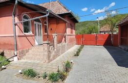 Doua case, 4 camere, 163mp utili, zona Cerghizel