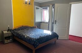 Casa de 3 camere, 120mp, curte comuna, in zona Cetatii Medievale