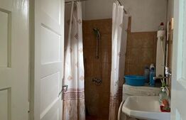 Casa cu 2 camere, 100 mp, teren 400 mp, zona pod Unirii