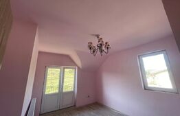 Casă de vânzare 5 camere, cu o suprafață 250 mp, zonă liniștită