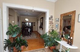 Casa situată in zona centrala, 3 camere 157 mp utili si 863 mp total