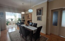 Casa situată in zona centrala, 3 camere 157 mp utili si 863 mp total