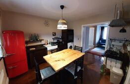 Casa 4 camere, 120mp, 2 bai, 2 bucătării, Dambu