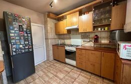 Apartament cu 3 camere, 70 mp, Garaj, zona Mureseni