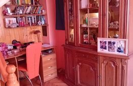 Vand casa cu 3 camere singur in curte p+m in Dambul Pietros