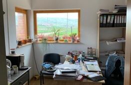 Imobil de locuit cu atelier de ceramica