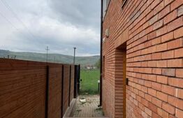 Imobil de locuit cu atelier de ceramica