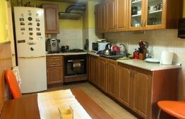 Casa cu 4 camere, 85 mp, teren 40 mp, zona Dambu Pietros