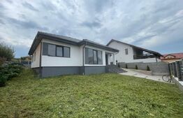 Casa nouă stil mediteranean, 180 mp utili, 610 mp teren, zona Santana