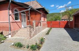 Doua case, 4 camere, 163mp utili, zona Cerghizel