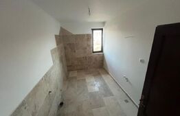 Casă pe un nivel, 3 dormitoare, 120 mp, zona Corunca