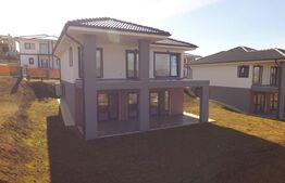 Vila superba cu o panorama deosebita asupra orasului situata in Corunca