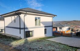 Vila superba cu o panorama deosebita asupra orasului situata in Corunca