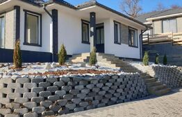 Casa pe un nivel, 138 mp utili, curte privată-Corunca