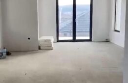 Casa pe un nivel, 138 mp utili, curte privată-Corunca