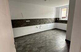 Casa duplex 8 camere ,280 mp utili ,420 mp teren,Corunca