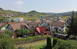 Casa tip vila 8 camere, 350mp, zona Corunca