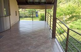 Casa tip vila 8 camere, 350mp, zona Corunca