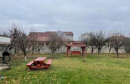 Casa cu 5 camere, 386 mp, Sangeorgiu de Mures, zona Apollo Spa