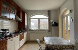 Casa cu 5 camere, 386 mp, Sangeorgiu de Mures, zona Apollo Spa