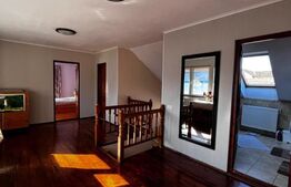 Casa Sangeorgiu, singur in curte, 9 arii teren