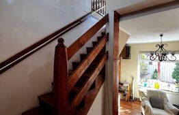 Casa Sangeorgiu, singur in curte, 9 arii teren