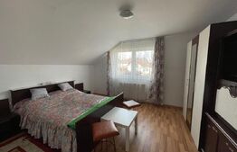 Casa cu 240  mp 8 camere cu teren 11 ari în Corunca