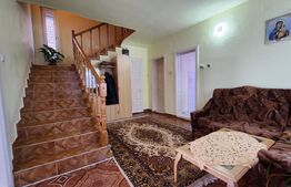 Casa cu 4 camere, 170 mp, Santana de Mures
