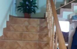 Casa cu 3 camere, 170 mp, Santana de Mures