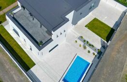 Vila 4 camere, 172 mp utili, teren 524 mp, Santana de Mures