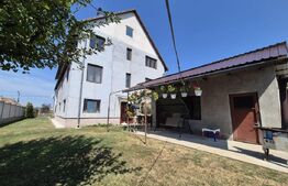 Proprietate de 460mp, 2800 mp teren,  camin sau pensiune, Sângeorgiu de Mures