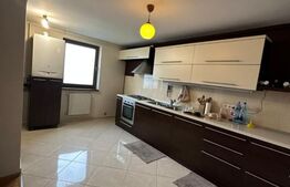 Casa 4 camere, 220mp, Sangeorgiu de Mures