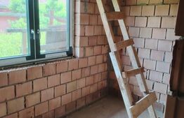 Casa duplex in rosu Santana