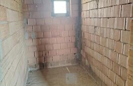 Casa duplex in rosu Santana