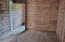 Casa duplex in rosu Santana