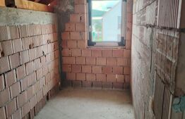 Casa duplex in rosu Santana