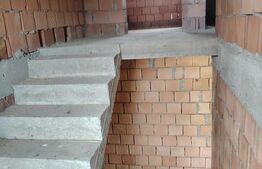 Casa duplex in rosu 119 mp Santana