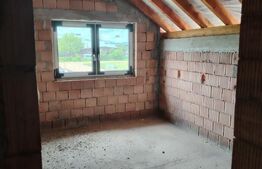 Casa duplex in rosu 119 mp Santana