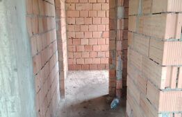 Casa duplex in rosu 119 mp Santana