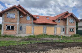 Casa duplex in rosu 119 mp Santana