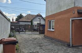  Casa in curte comuna, formata din doua corpuri, teren 345mp