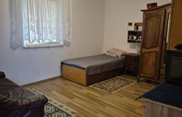  Casa in curte comuna, formata din doua corpuri, teren 345mp