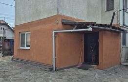  Casa in curte comuna, formata din doua corpuri, teren 345mp