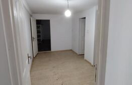 Casa deosebita cu 3 camere si spatiu comercial in Sangeorgiu de Mures