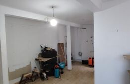 Casa deosebita cu 3 camere si spatiu comercial in Sangeorgiu de Mures
