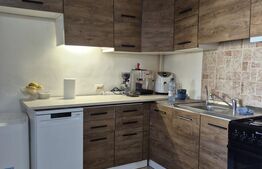 Casa 3 nivele  singur in curte zona centru cu cabinet stomatologic