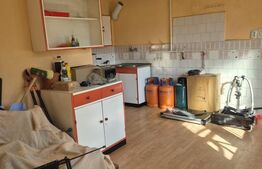 Casa cu 3 camere, zona 7 Noiembrie